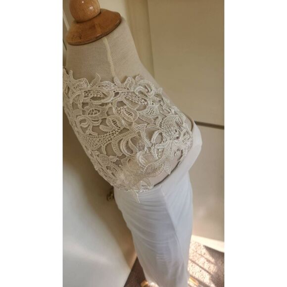 Xscape White Jersey,  Chiffon and Lace Empire Waist Gown with side Draped Oversk - Picture 8 of 11